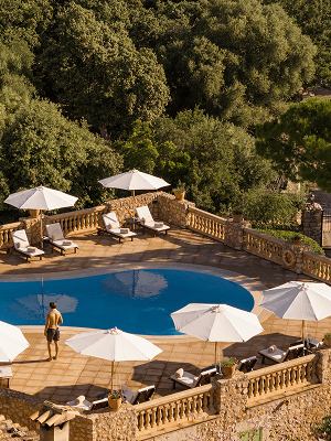 Group yoga session at Ca'n Beneït retreat center